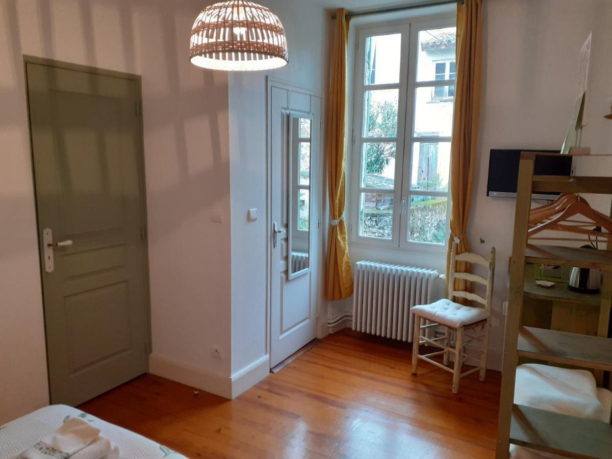 Chambre D'Hotes La Tour De Brazalem Нерак Экстерьер фото